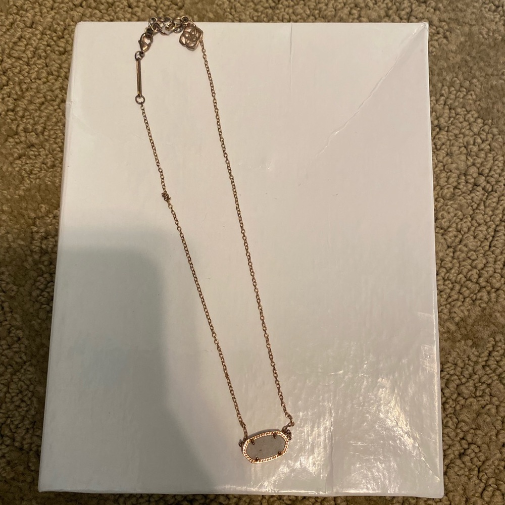 Kendra Scott necklace